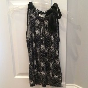 Adorable White House Black Market dressy tank